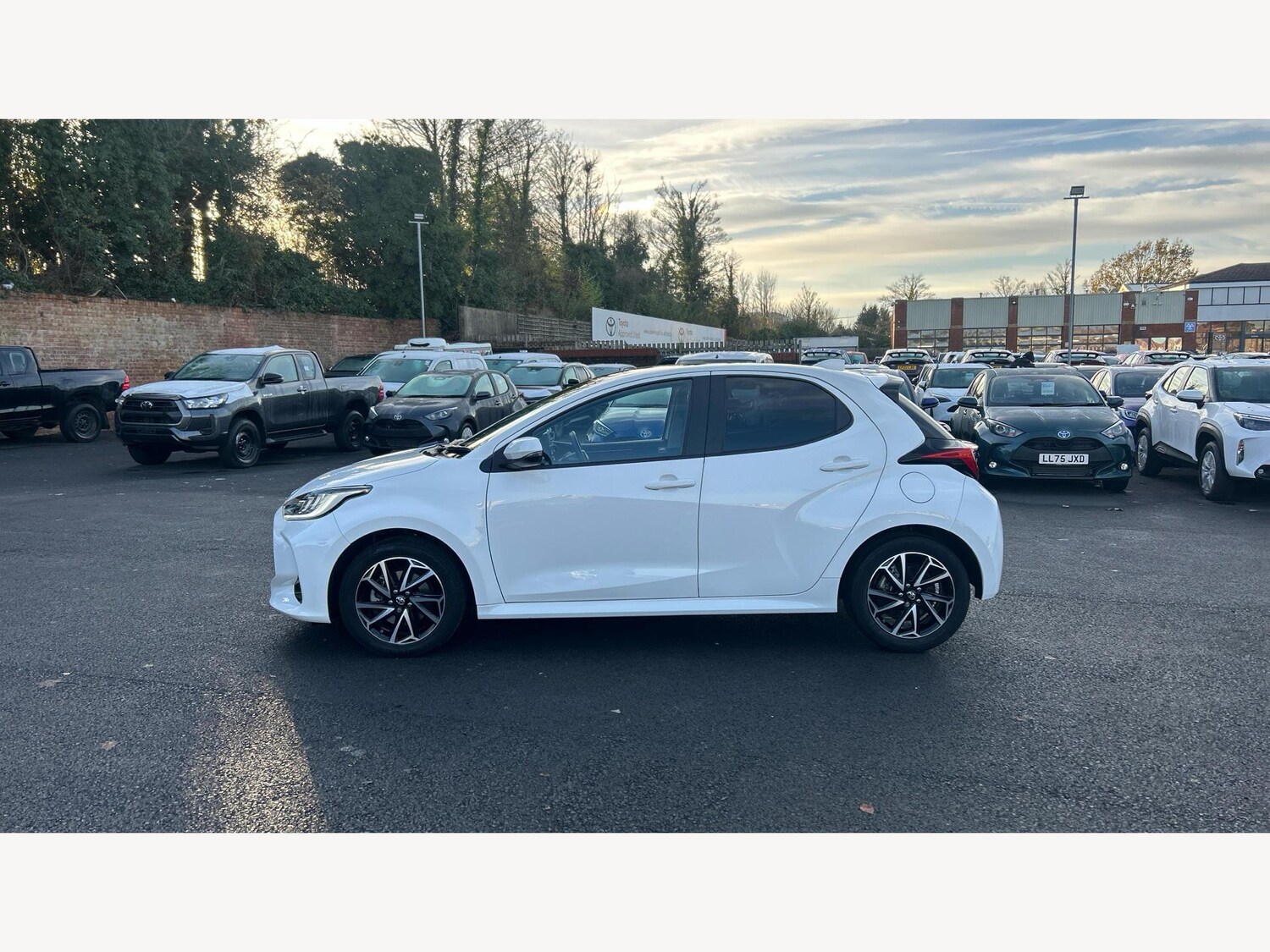 Used Toyota Yaris 2022 for sale - 76976434: Photo 19