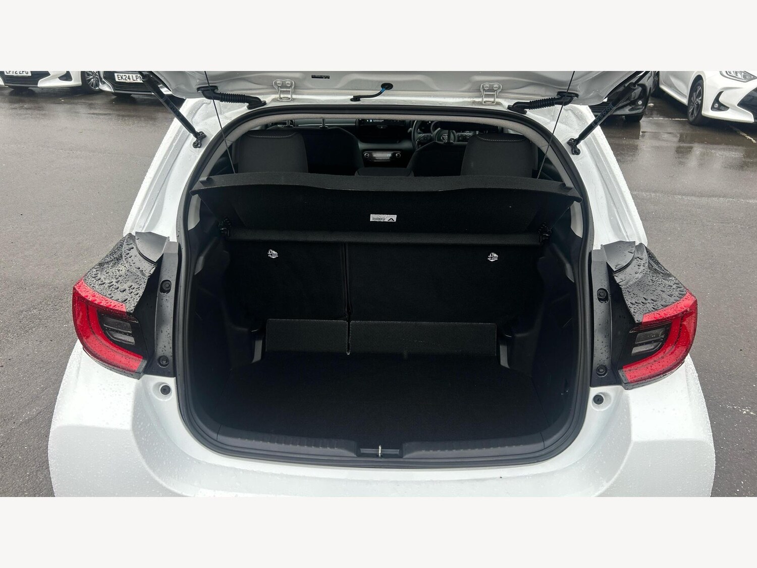 Used Toyota Yaris 2024 for sale - 77315418: Photo 16