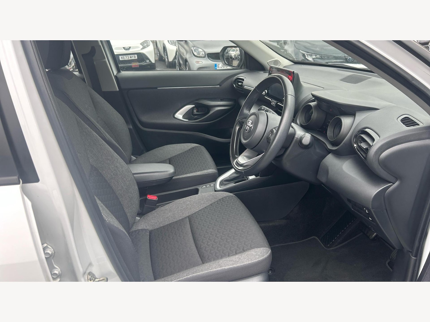 Used Toyota Yaris Cross 2024 for sale - 77634010: Photo 13