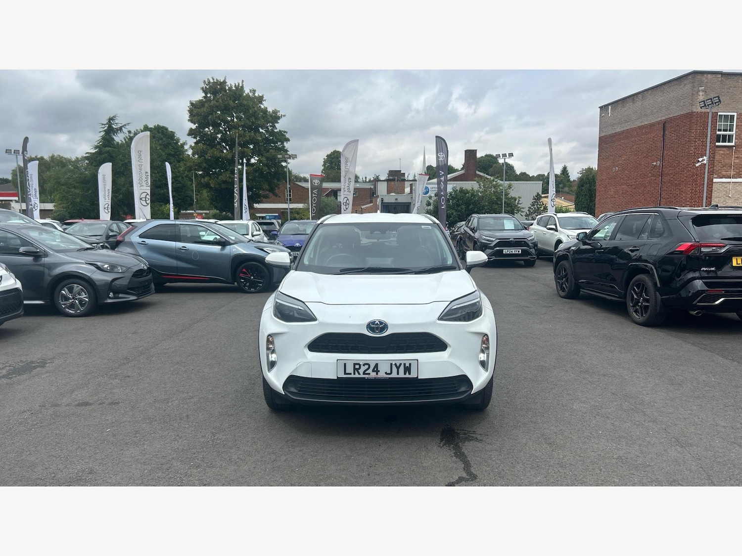 Used Toyota Yaris Cross 2024 for sale - 77634010: Photo 17