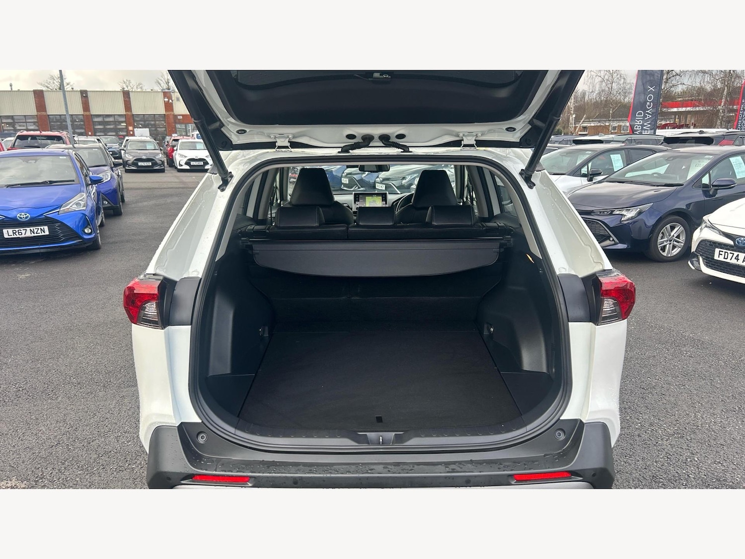 Used Toyota RAV4 2019 for sale - 77412063: Photo 16