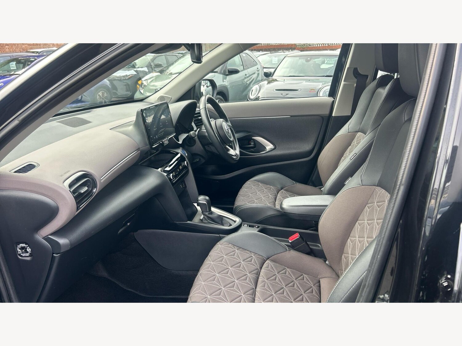 Used Toyota Yaris Cross 2023 for sale - 76259692: Photo 12