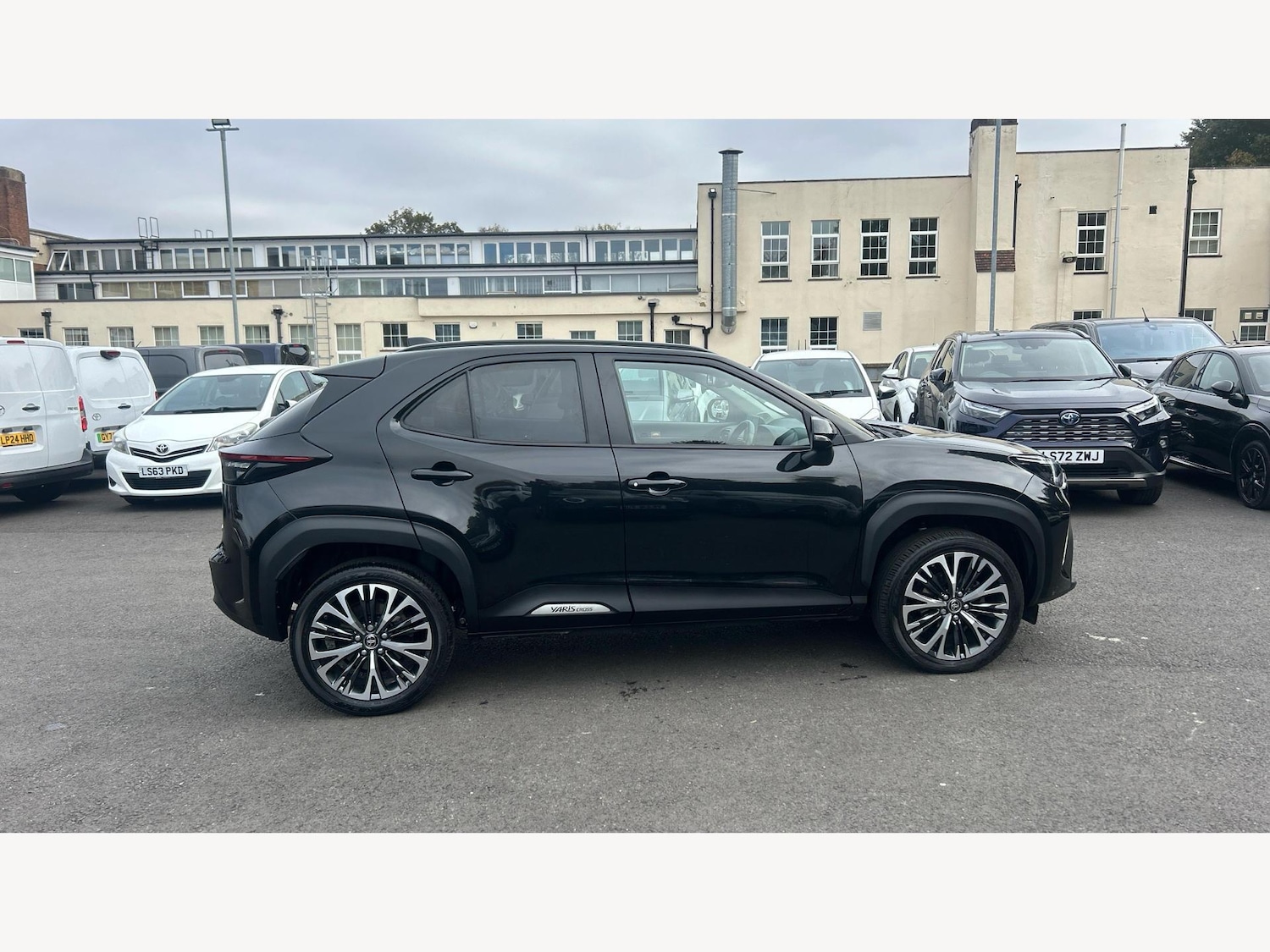 Used Toyota Yaris Cross 2023 for sale - 76259692: Photo 18