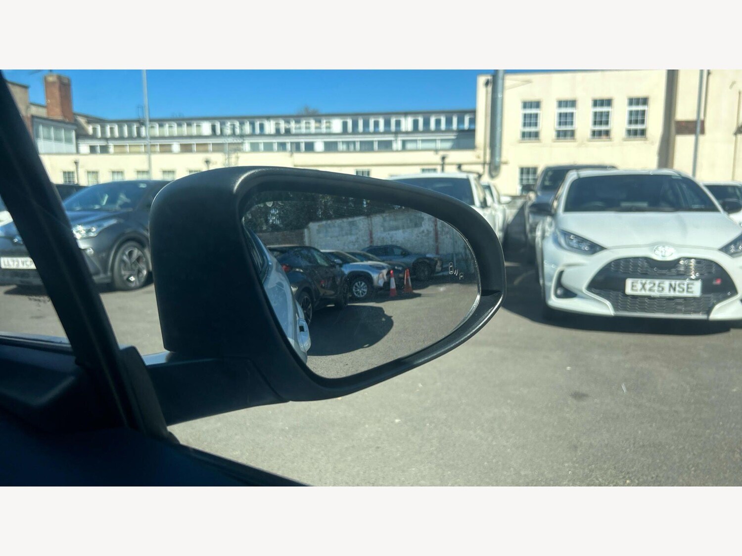 Used Toyota C-HR 2023 for sale - 78170813: Photo 34