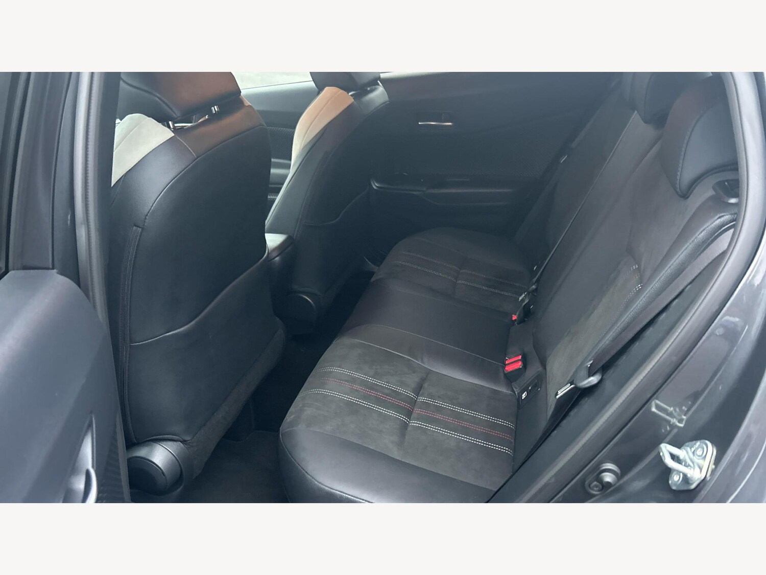 Used Toyota C-HR 2022 for sale - 77074680: Photo 15