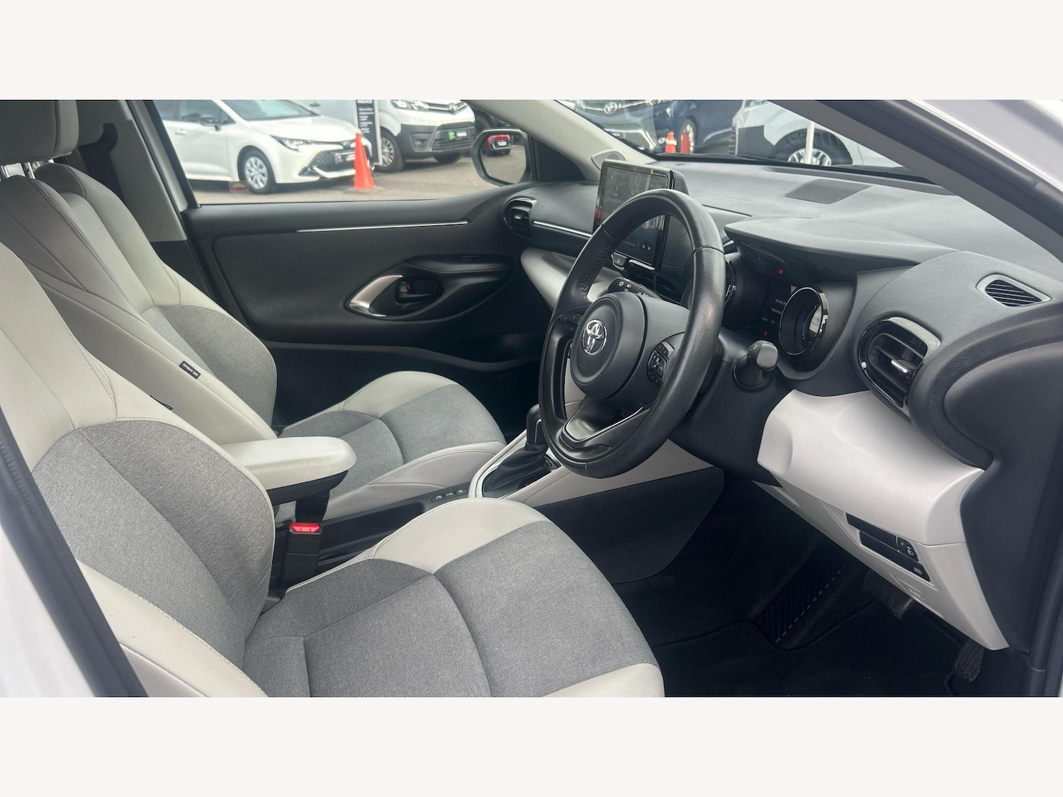 Used Toyota Yaris 2023 for sale - 76976901: Photo 13