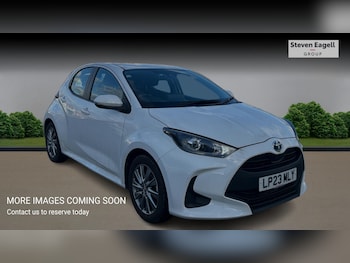 Used Toyota Yaris 2023 for sale - 77305020: Photo