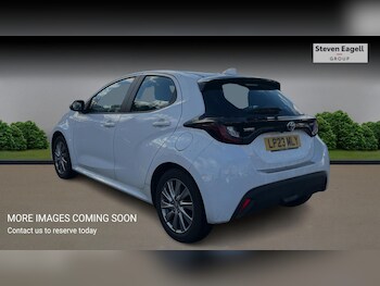 Used Toyota Yaris 2023 for sale - 77305020: Photo