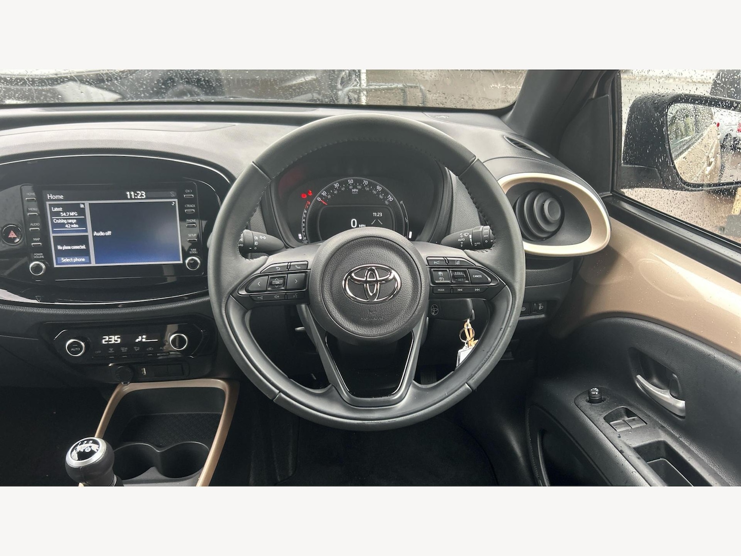 Used Toyota Aygo X 2023 for sale - 76360302: Photo 8