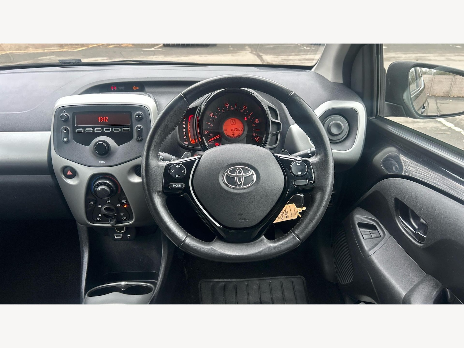 Used Toyota AYGO 2016 for sale - 77387778: Photo 8