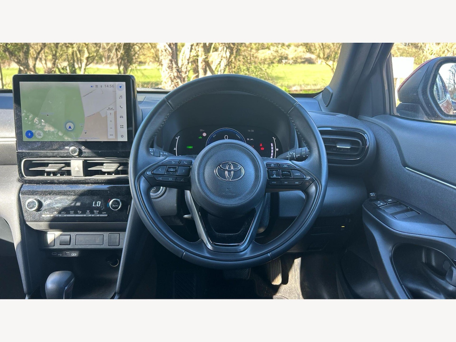 Used Toyota Yaris Cross 2024 for sale - 77939804: Photo 8