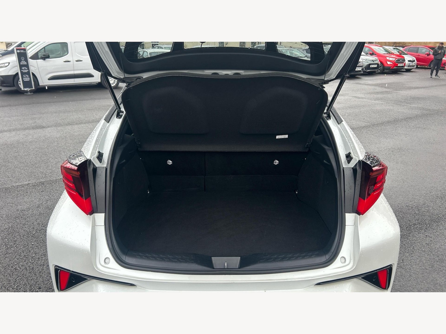 Used Toyota C-HR 2023 for sale - 76522463: Photo 16