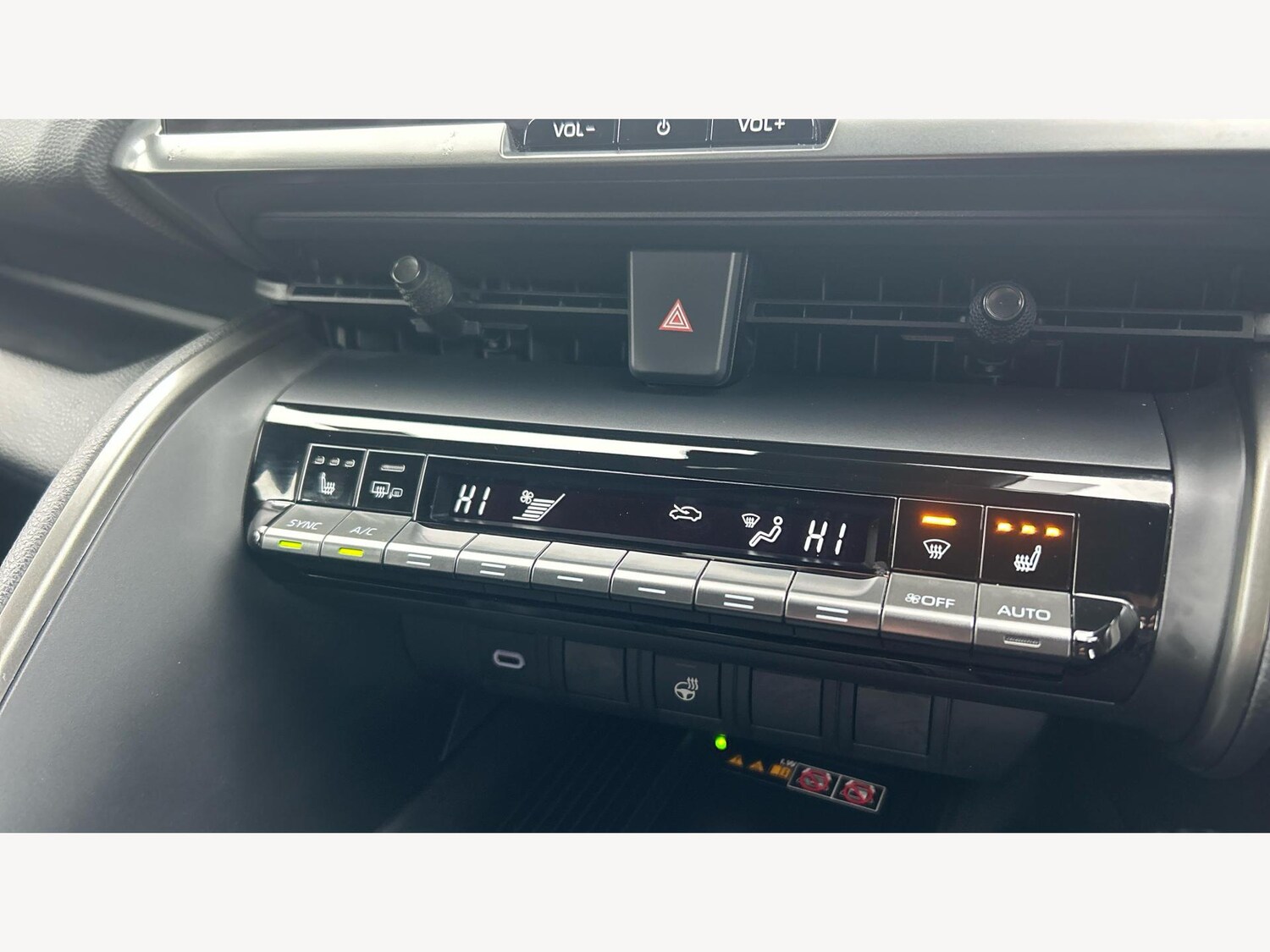 Used Toyota C-HR 2024 for sale - 76994696: Photo 24