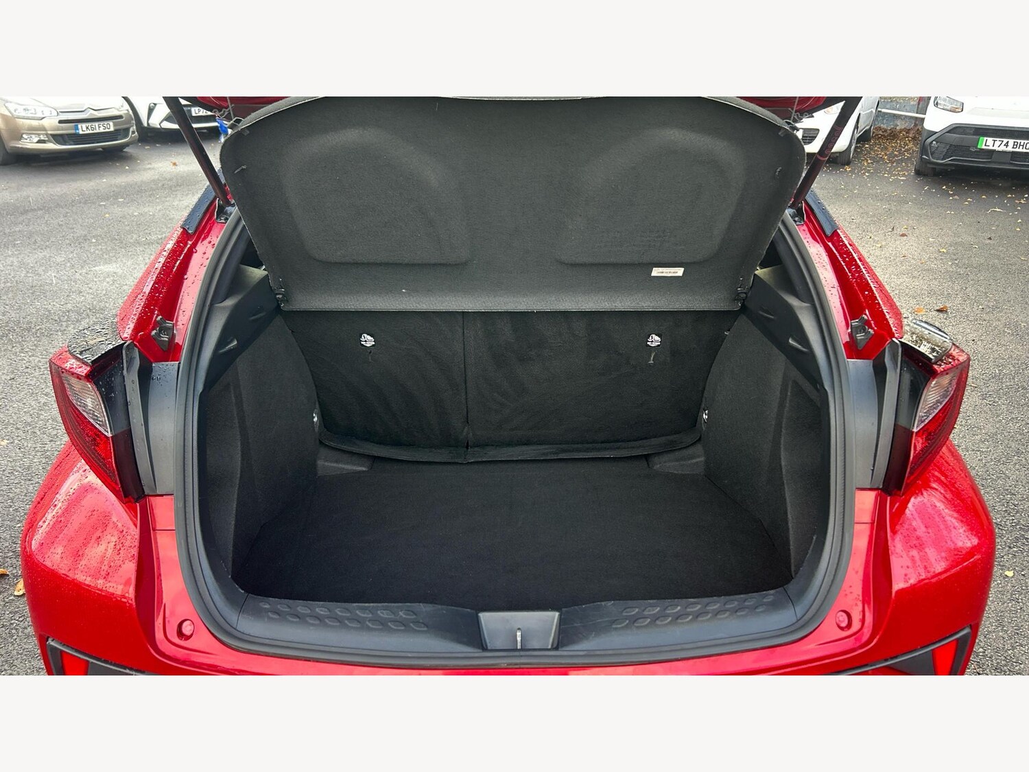 Used Toyota C-HR 2023 for sale - 76633688: Photo 16