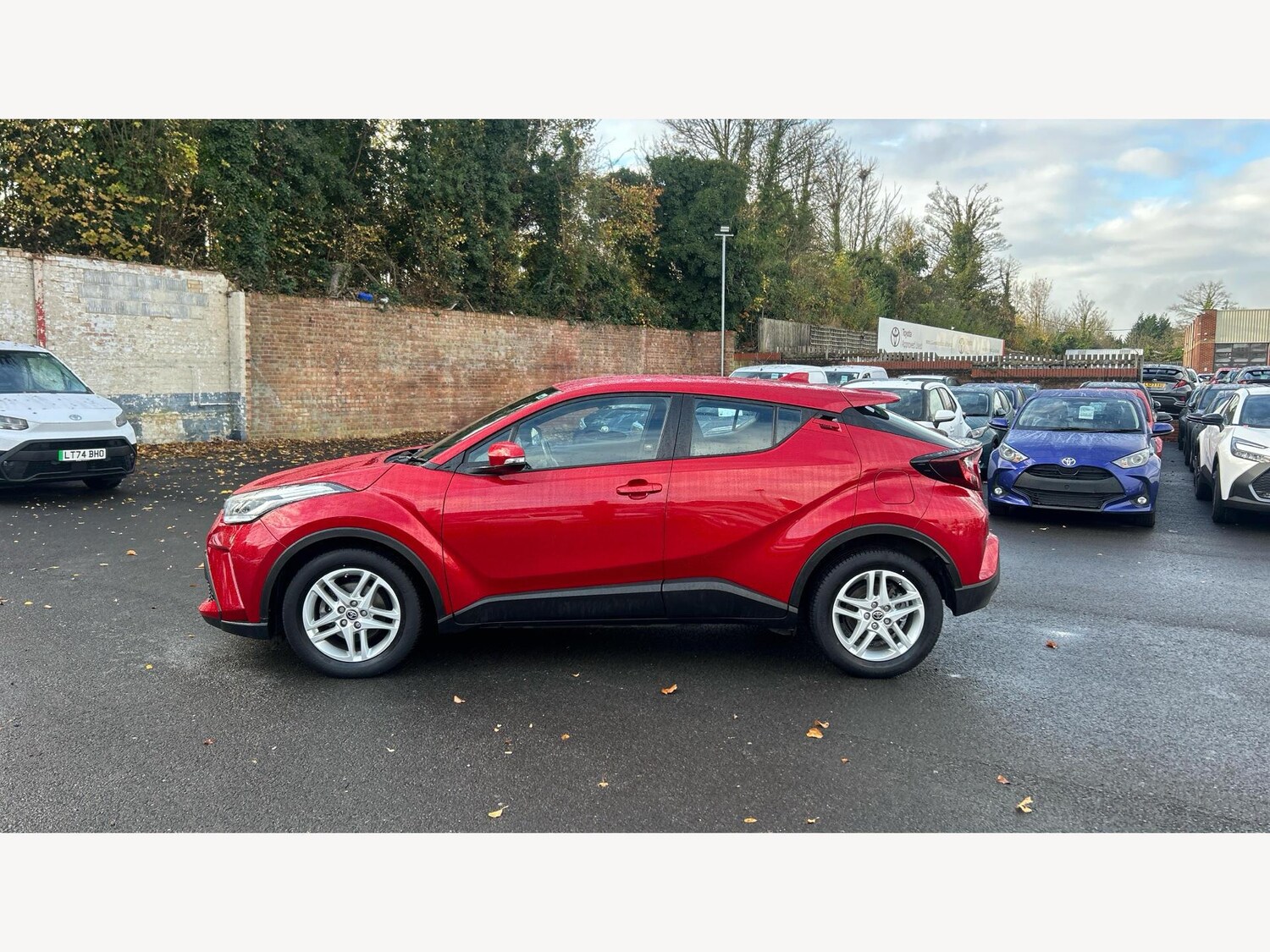 Used Toyota C-HR 2023 for sale - 76633688: Photo 19