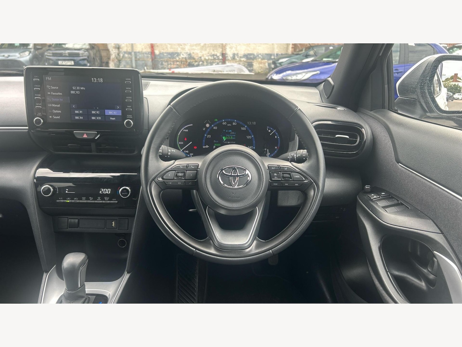 Used Toyota Yaris Cross 2023 for sale - 77119701: Photo 8