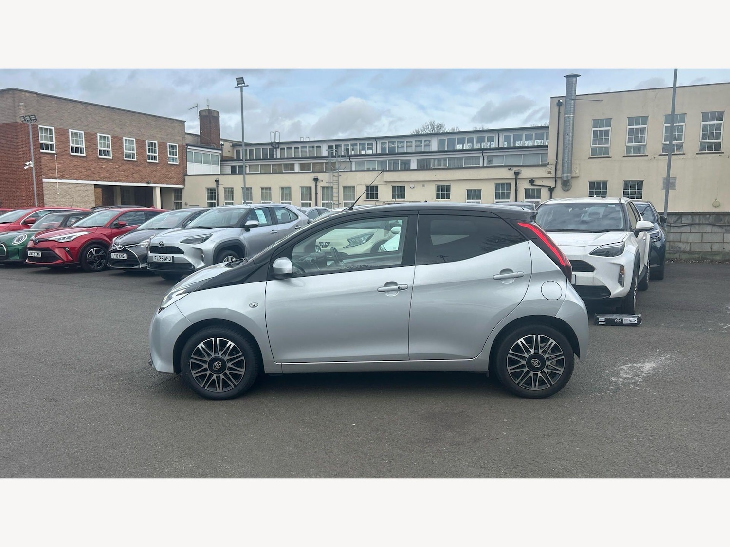 Used Toyota AYGO 2018 for sale - 77993413: Photo 19