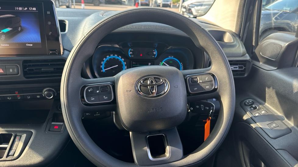 Used Toyota ProAce 2023 for sale - 76786768: Photo 8