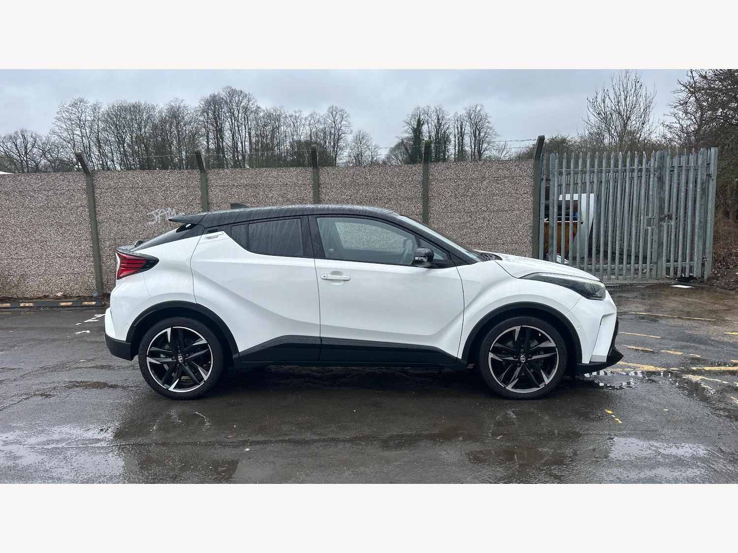 Used Toyota C-HR 2022 for sale - 77441103: Photo 18