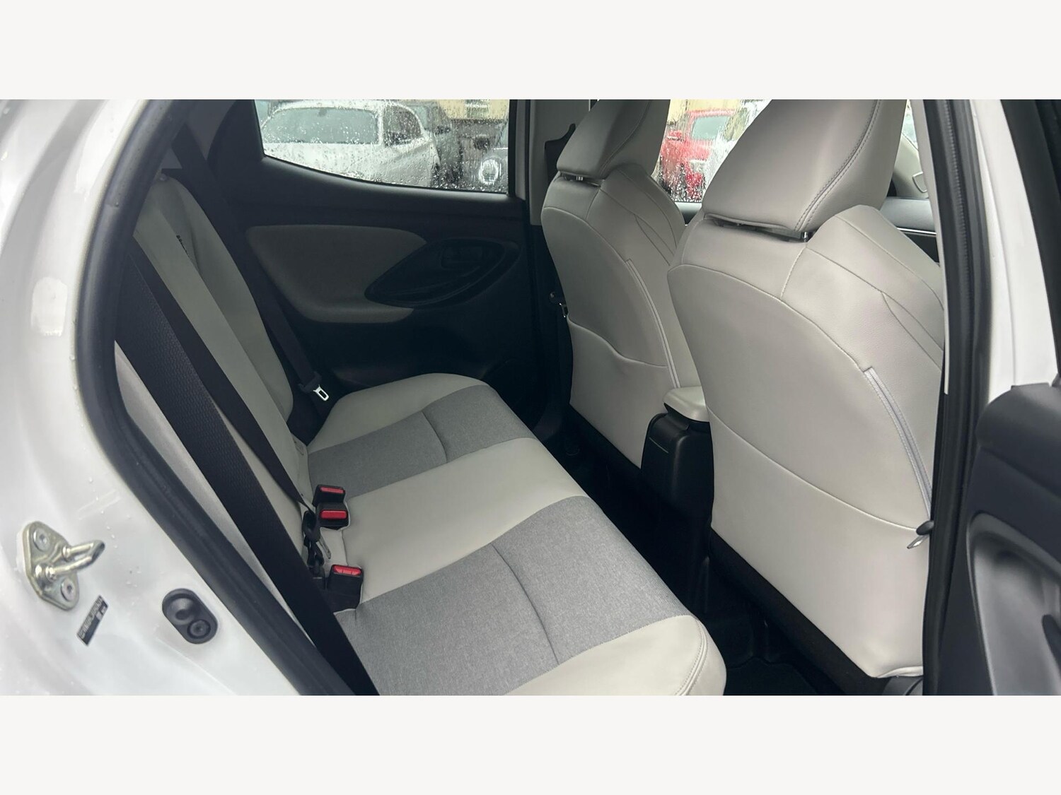 Used Toyota Yaris for sale - 76633128: Photo 14