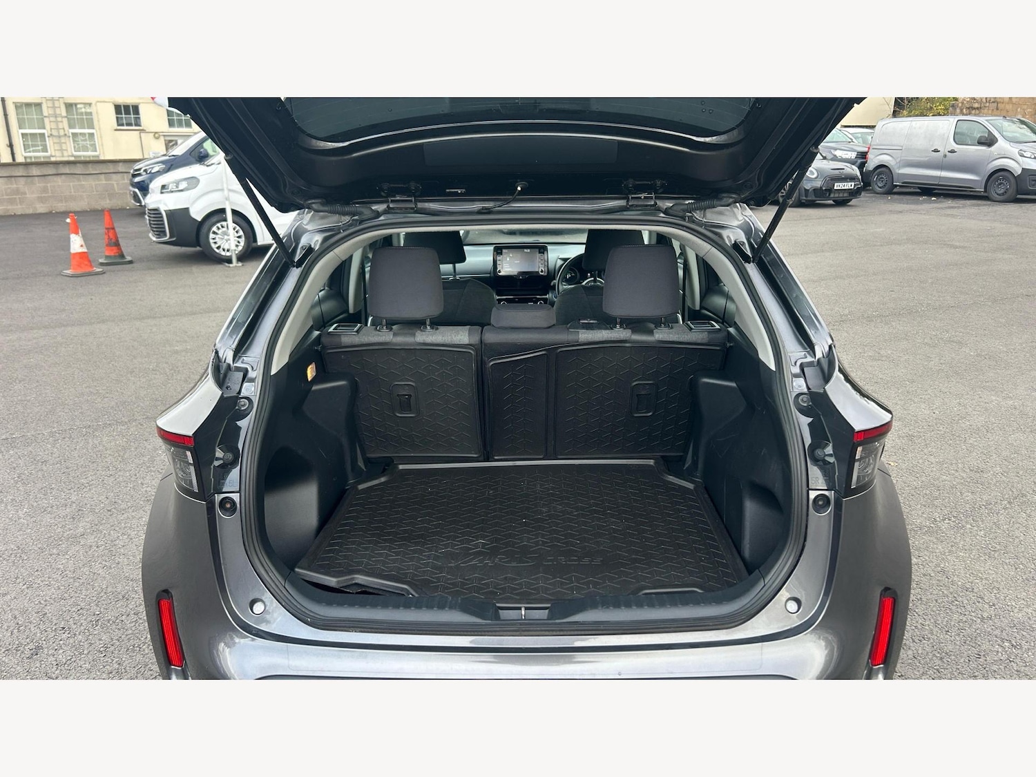 Used Toyota Yaris Cross 2022 for sale - 76336453: Photo 16