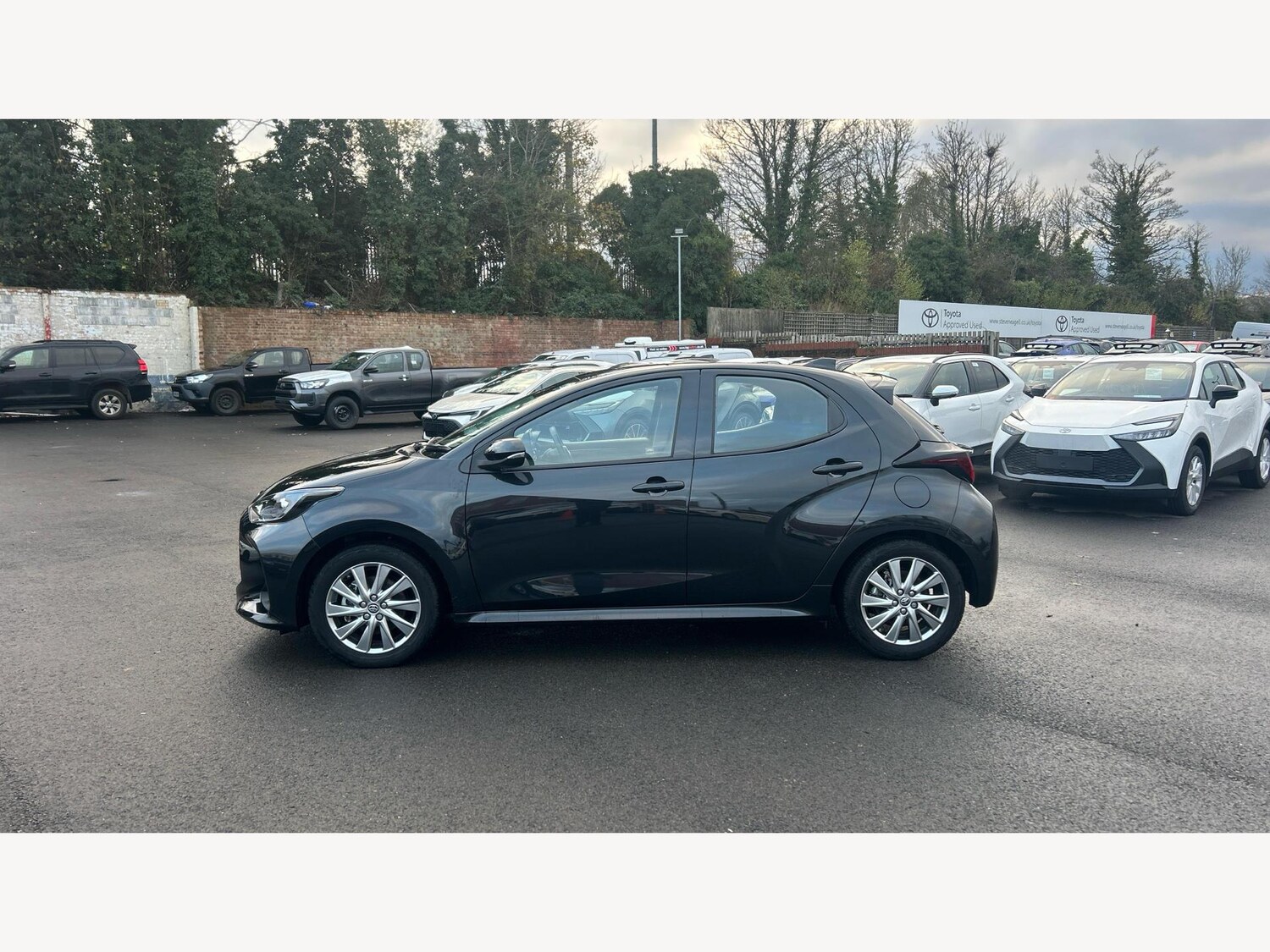 Used Toyota Yaris 2023 for sale - 76976727: Photo 19