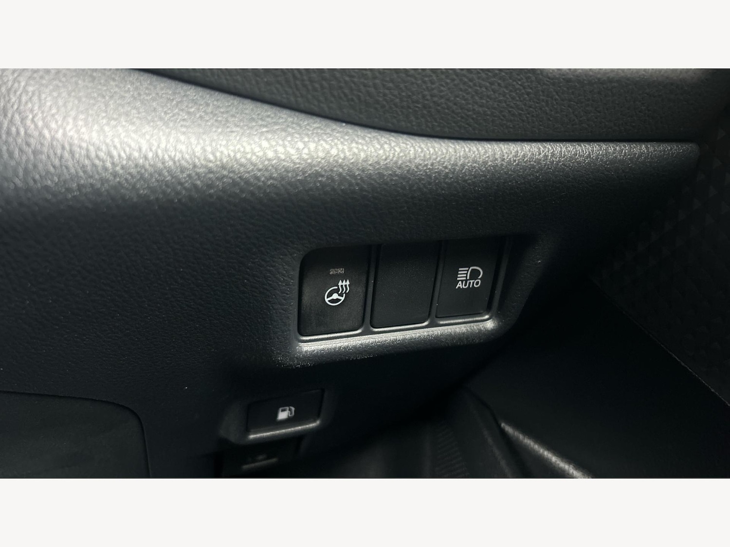 Used Toyota C-HR 2023 for sale - 77637440: Photo 24