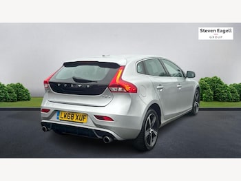 Used Volvo V40 2019 for sale - 78244342: Photo