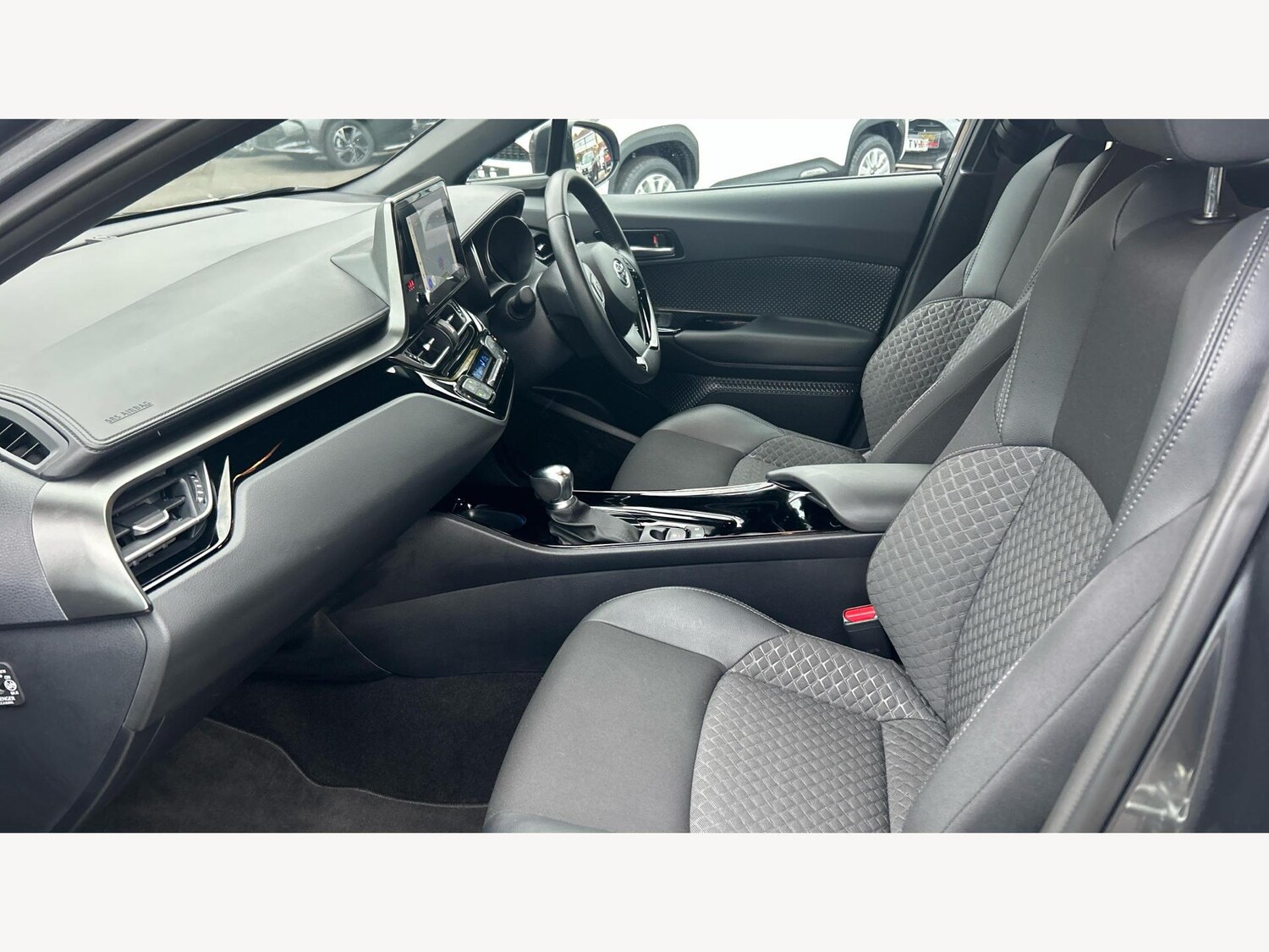 Used Toyota C-HR 2023 for sale - 76326202: Photo 12