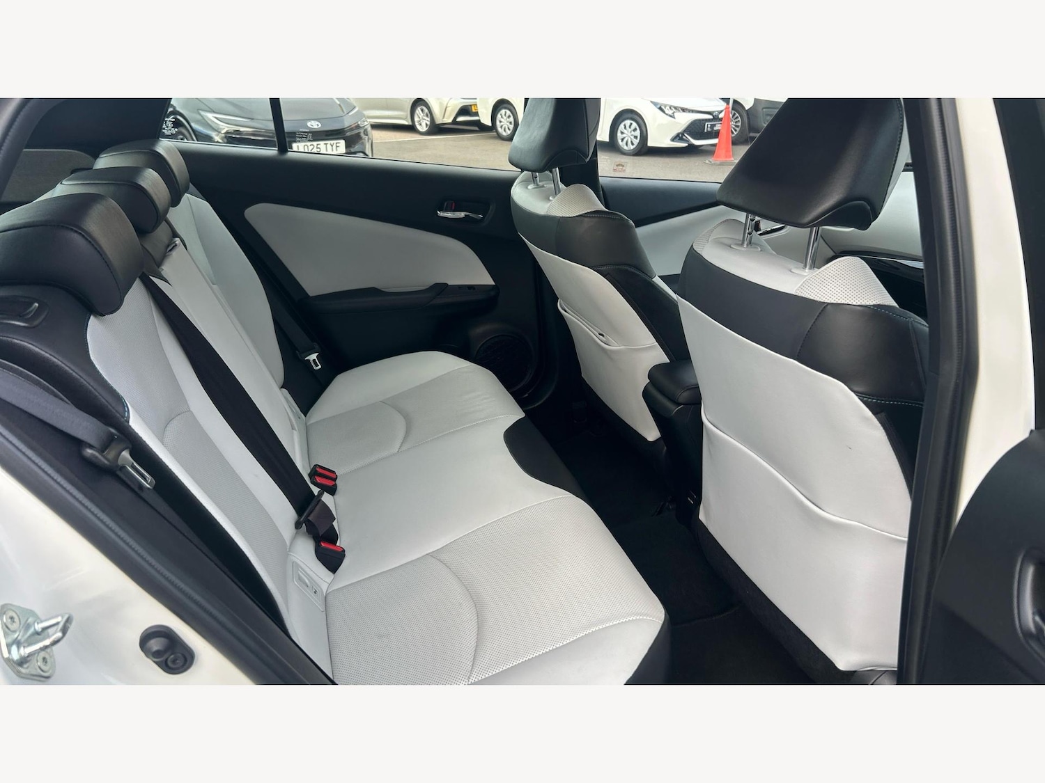 Used Toyota Prius 2019 for sale - 76361250: Photo 14