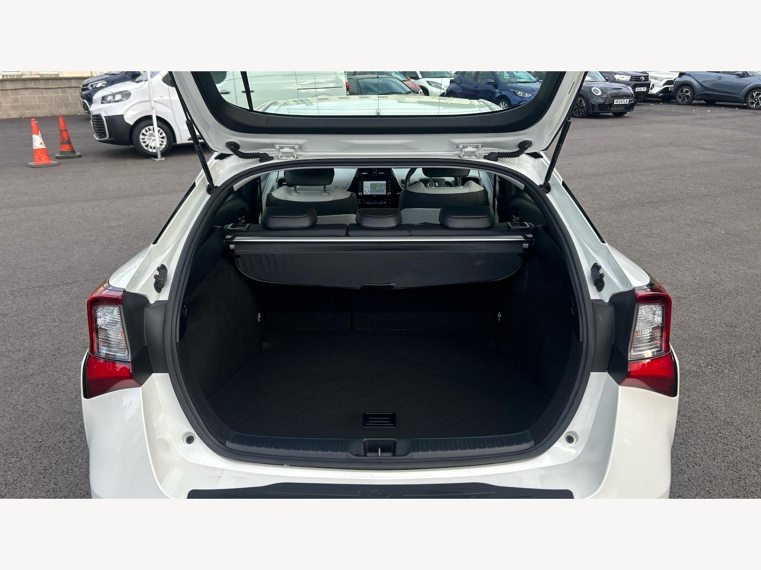 Used Toyota Prius 2019 for sale - 76361250: Photo 16
