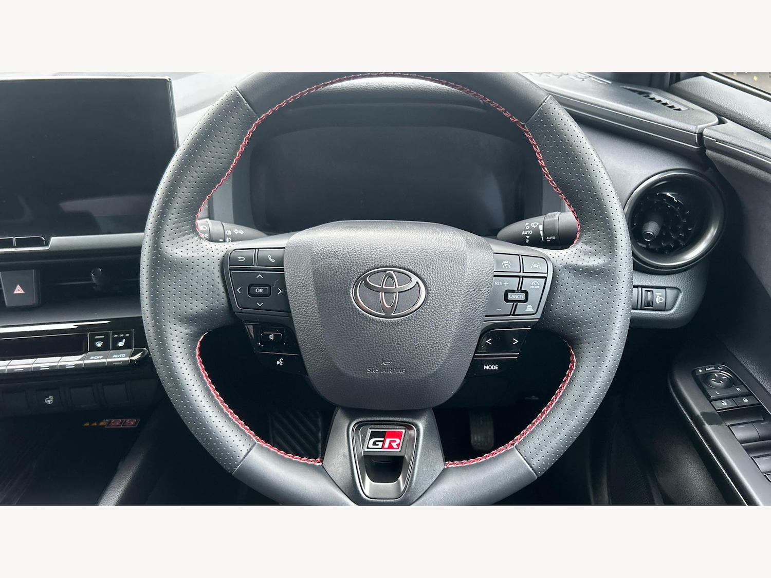 Used Toyota C-HR 2024 for sale - 76989679: Photo 10