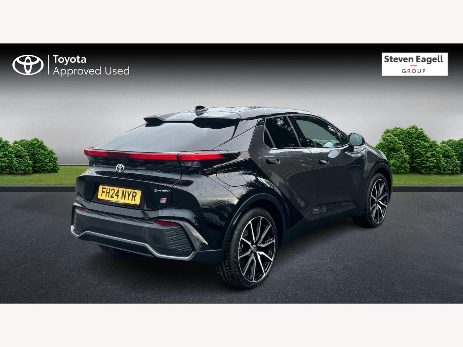 Used Toyota C-HR 2024 for sale - 76989679: Photo 2