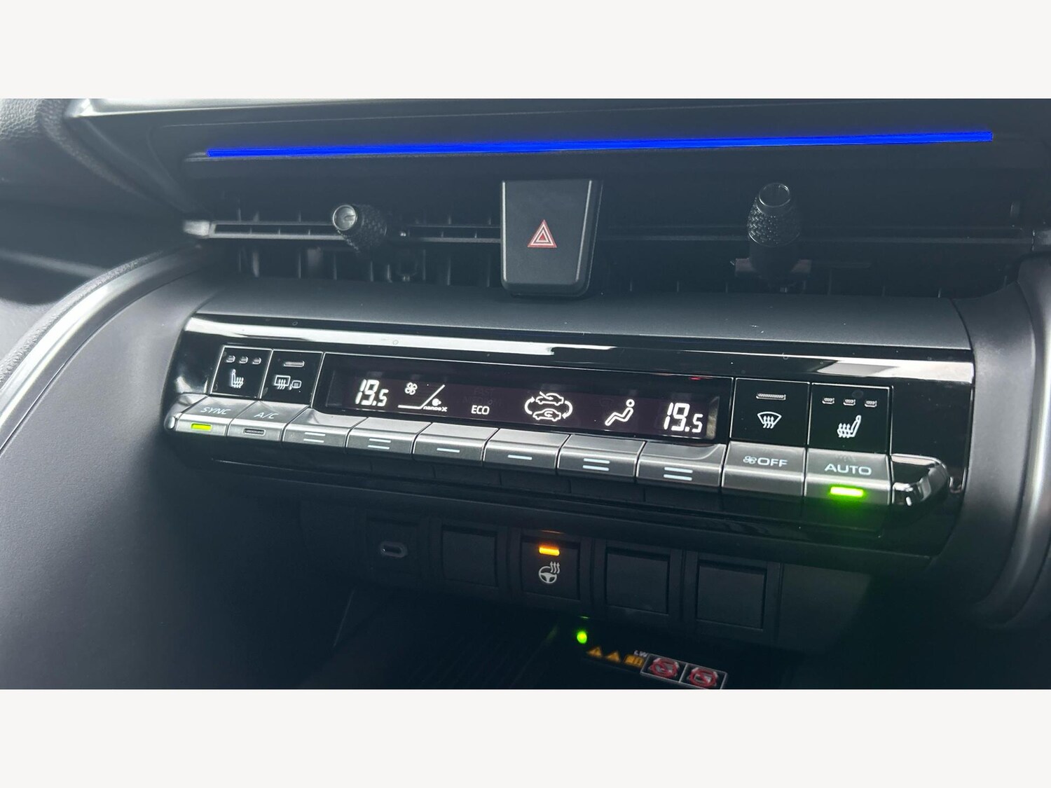 Used Toyota C-HR 2024 for sale - 76989679: Photo 22