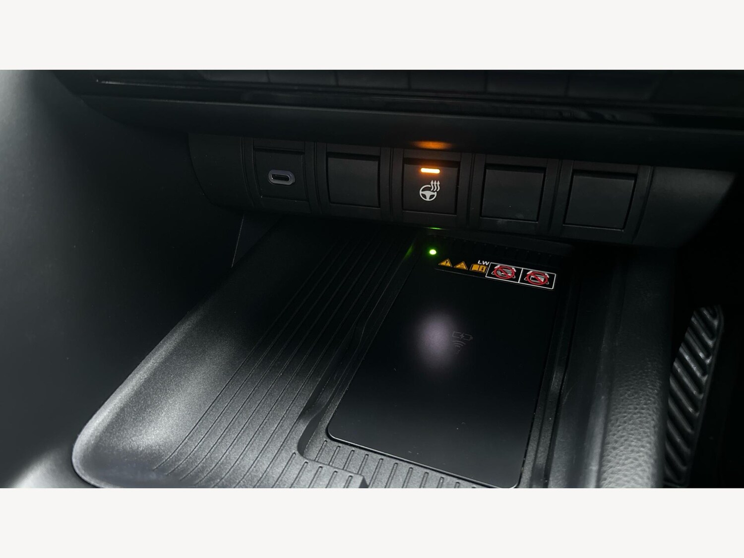 Used Toyota C-HR 2024 for sale - 76989679: Photo 23