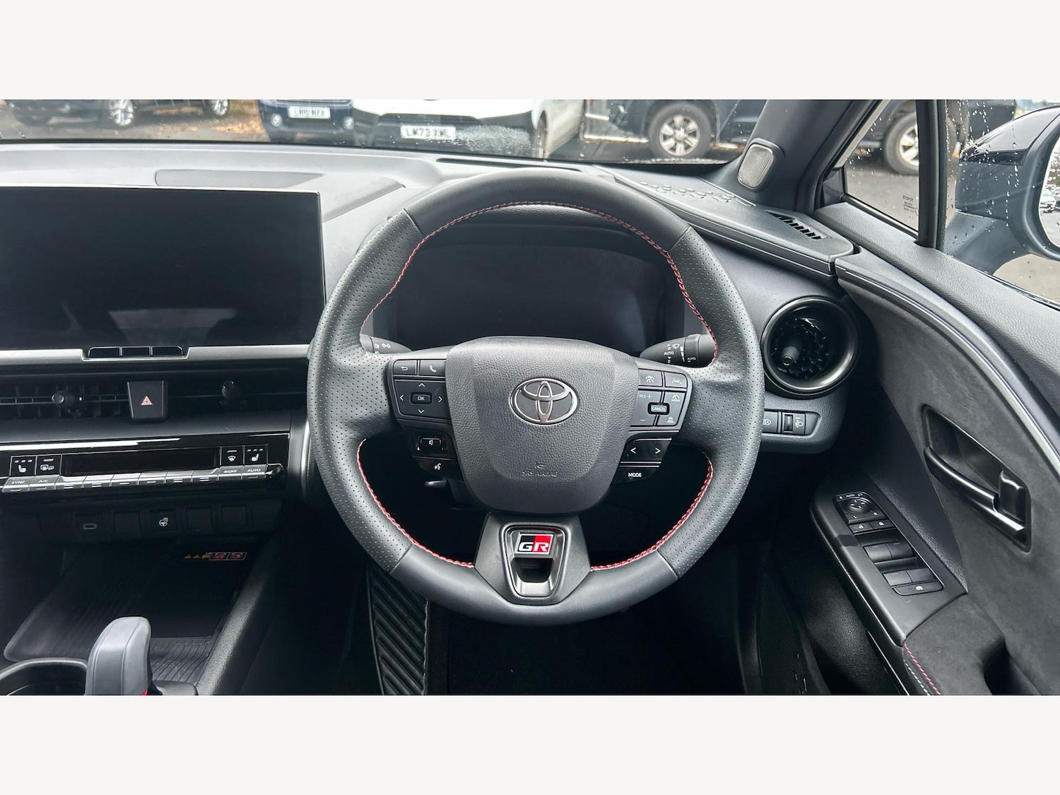 Used Toyota C-HR 2024 for sale - 76989679: Photo 8