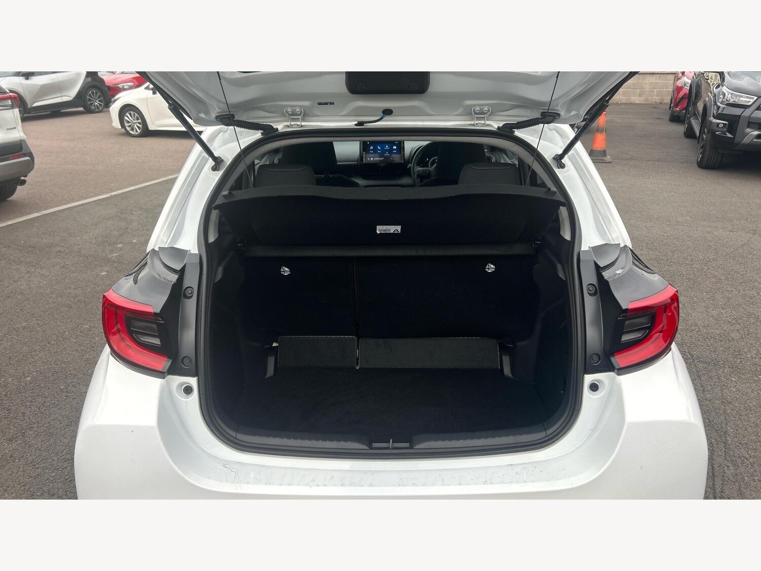 Used Toyota Yaris 2024 for sale - 75719933: Photo 16