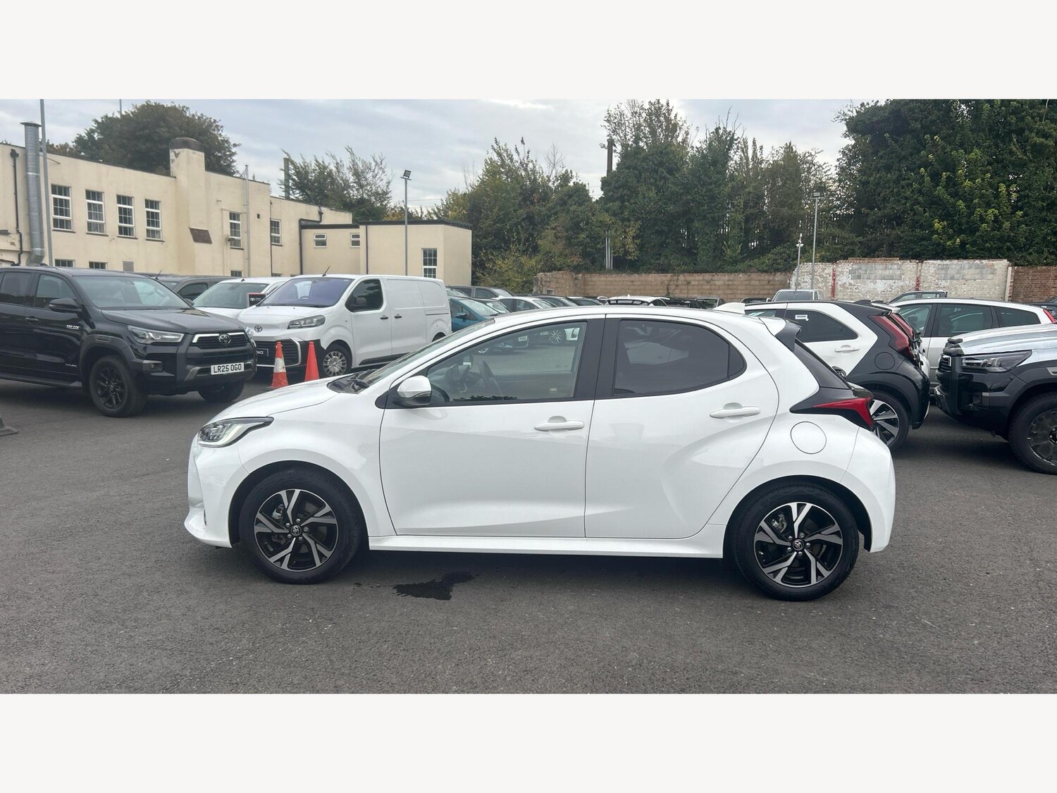 Used Toyota Yaris 2024 for sale - 75719933: Photo 19