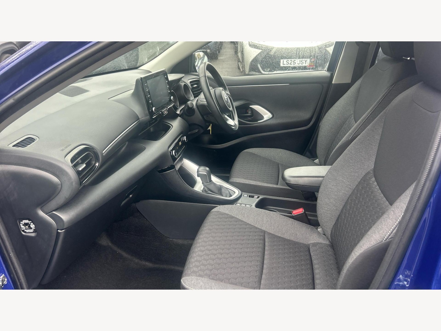 Used Toyota Yaris 2023 for sale - 76646149: Photo 12