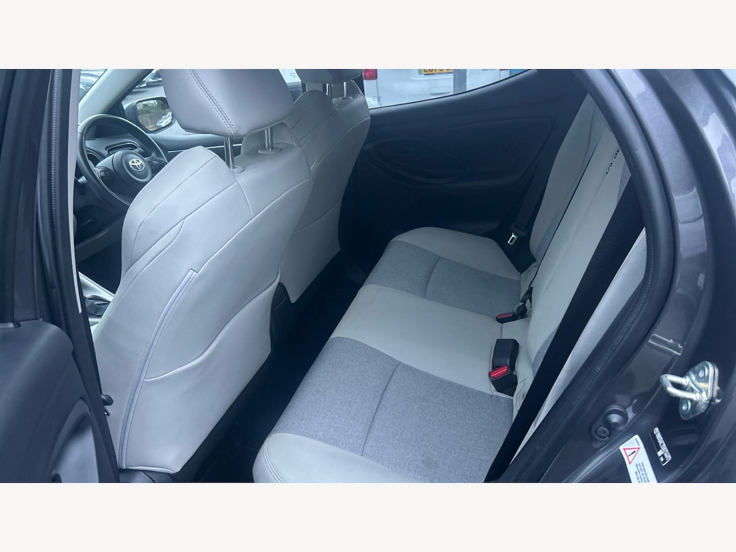 Used Toyota Yaris 2022 for sale - 77524613: Photo 15