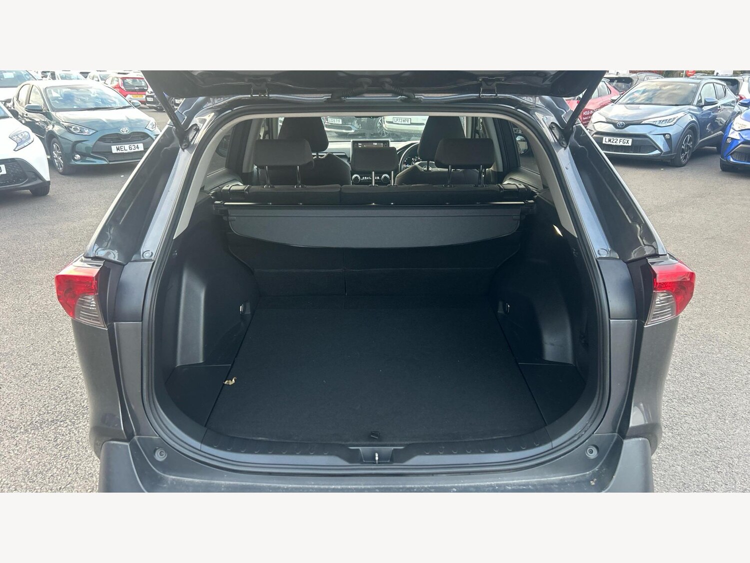 Used Toyota RAV4 2022 for sale - 76645675: Photo 16