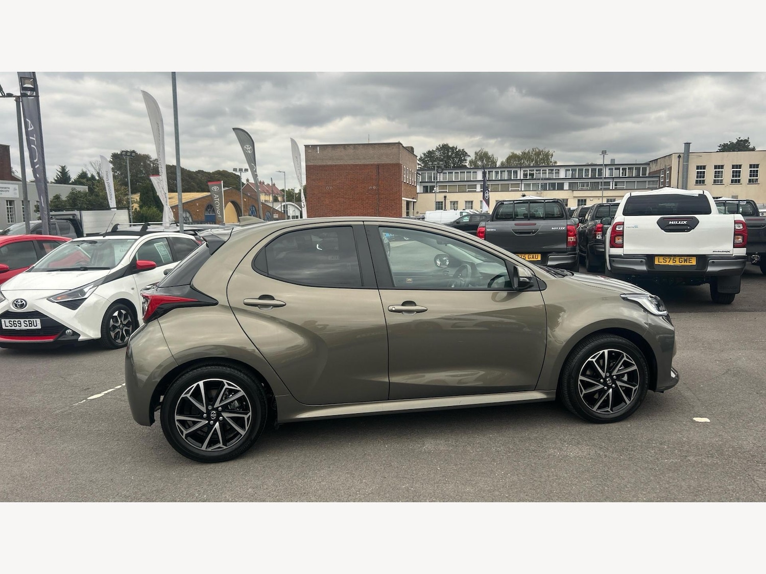 Used Toyota Yaris 2023 for sale - 76361170: Photo 18