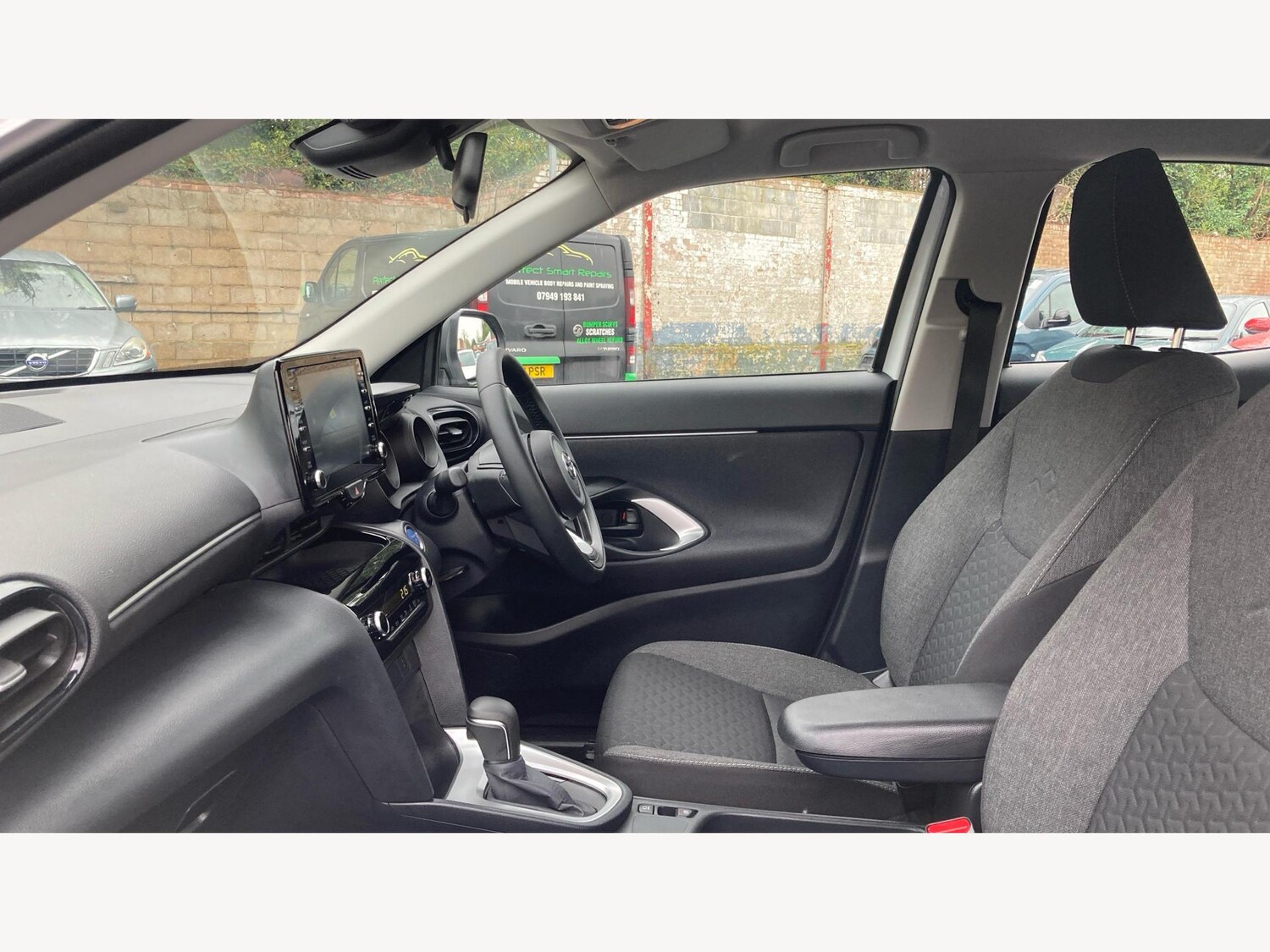 Used Toyota Yaris Cross 2024 for sale - 77657950: Photo 12