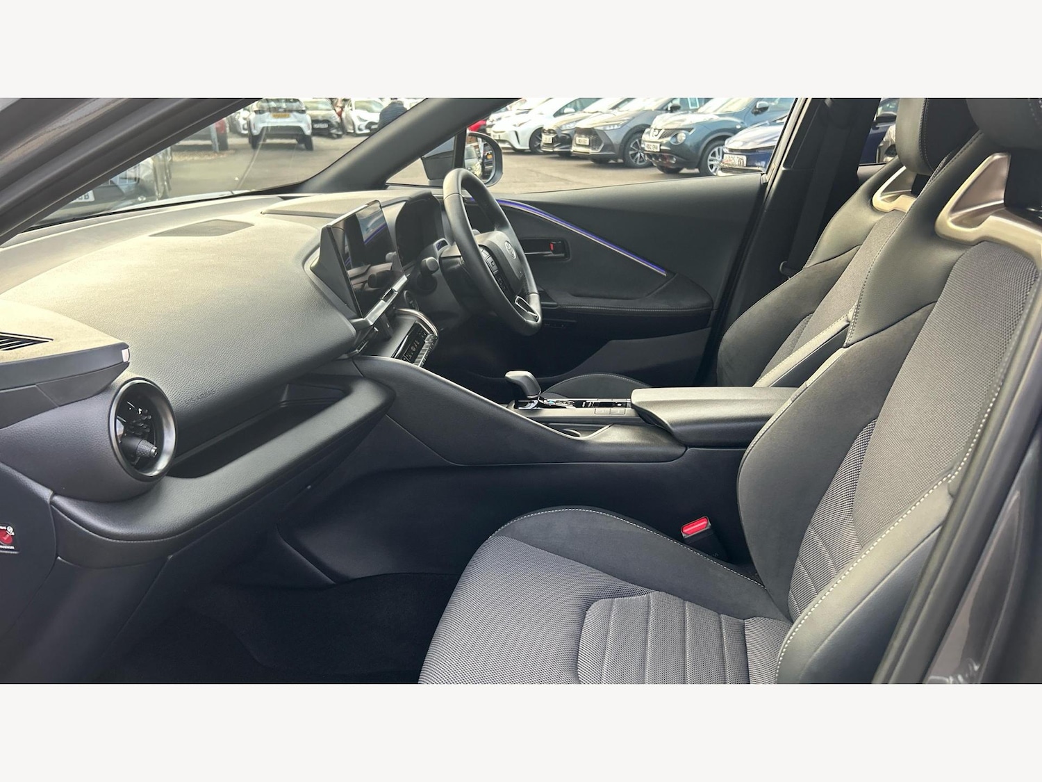 Used Toyota C-HR 2024 for sale - 76996327: Photo 12