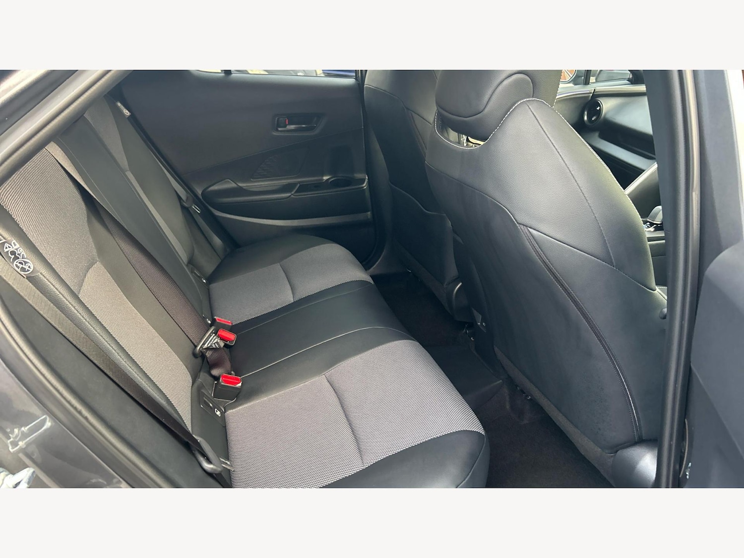 Used Toyota C-HR 2024 for sale - 76996327: Photo 14