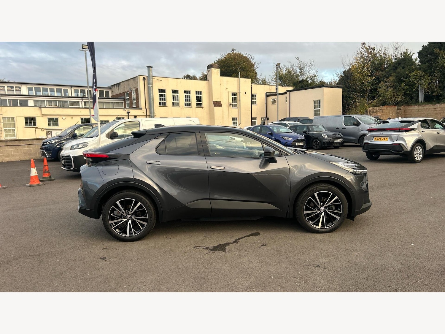 Used Toyota C-HR 2024 for sale - 76996327: Photo 18