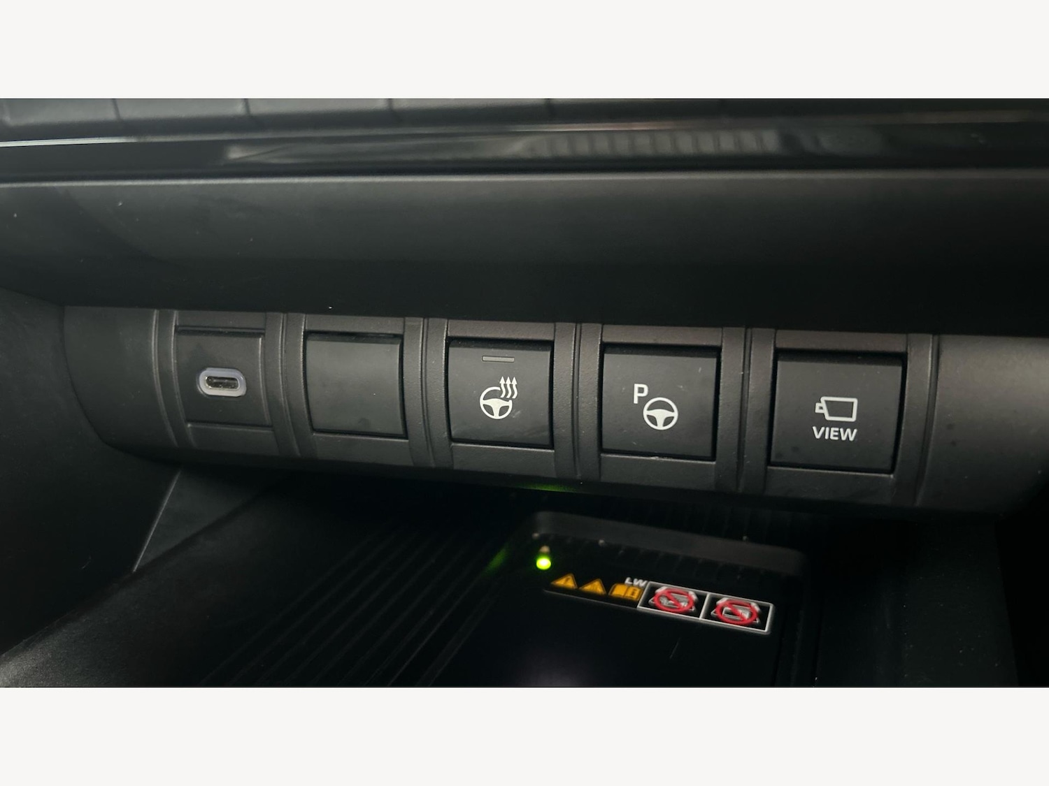 Used Toyota C-HR 2024 for sale - 76996327: Photo 23