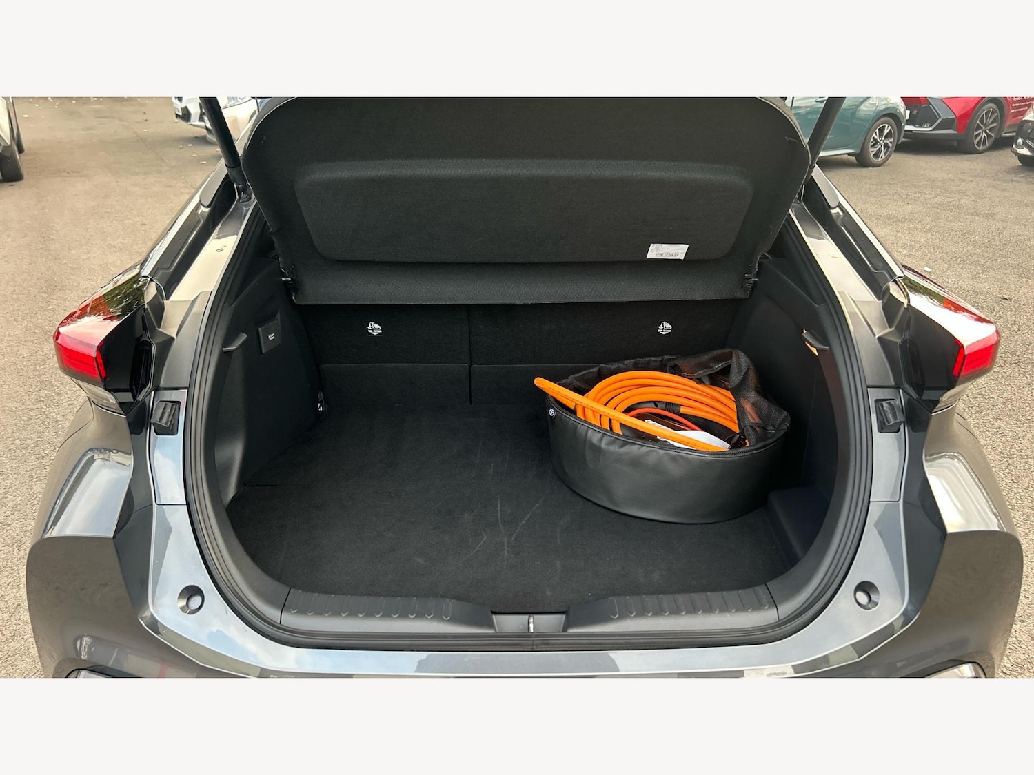 Used Toyota C-HR 2024 for sale - 76996327: Photo 29