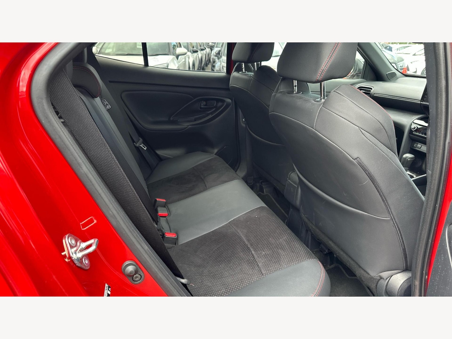 Used Toyota Yaris Cross 2024 for sale - 77090895: Photo 14