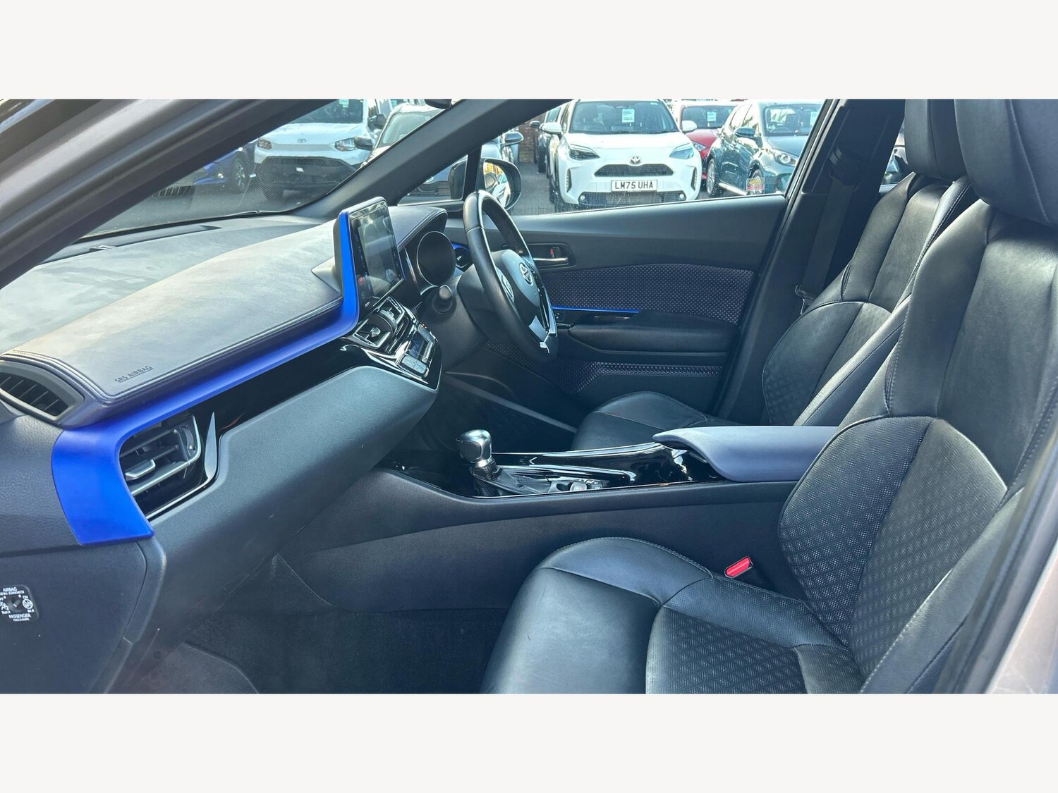 Used Toyota C-HR 2017 for sale - 77575107: Photo 12